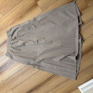 Elegant Beige Neuflora Women's Skirt
